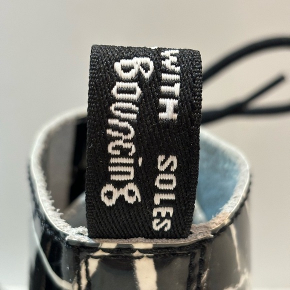 New Dr Martens 1460 PASCAL MARBLE‎ Patent Boots - Picture 7 of 9